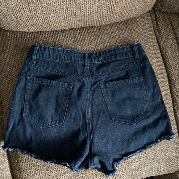 Black raw dentin jean shorts - Picture 6 of 6